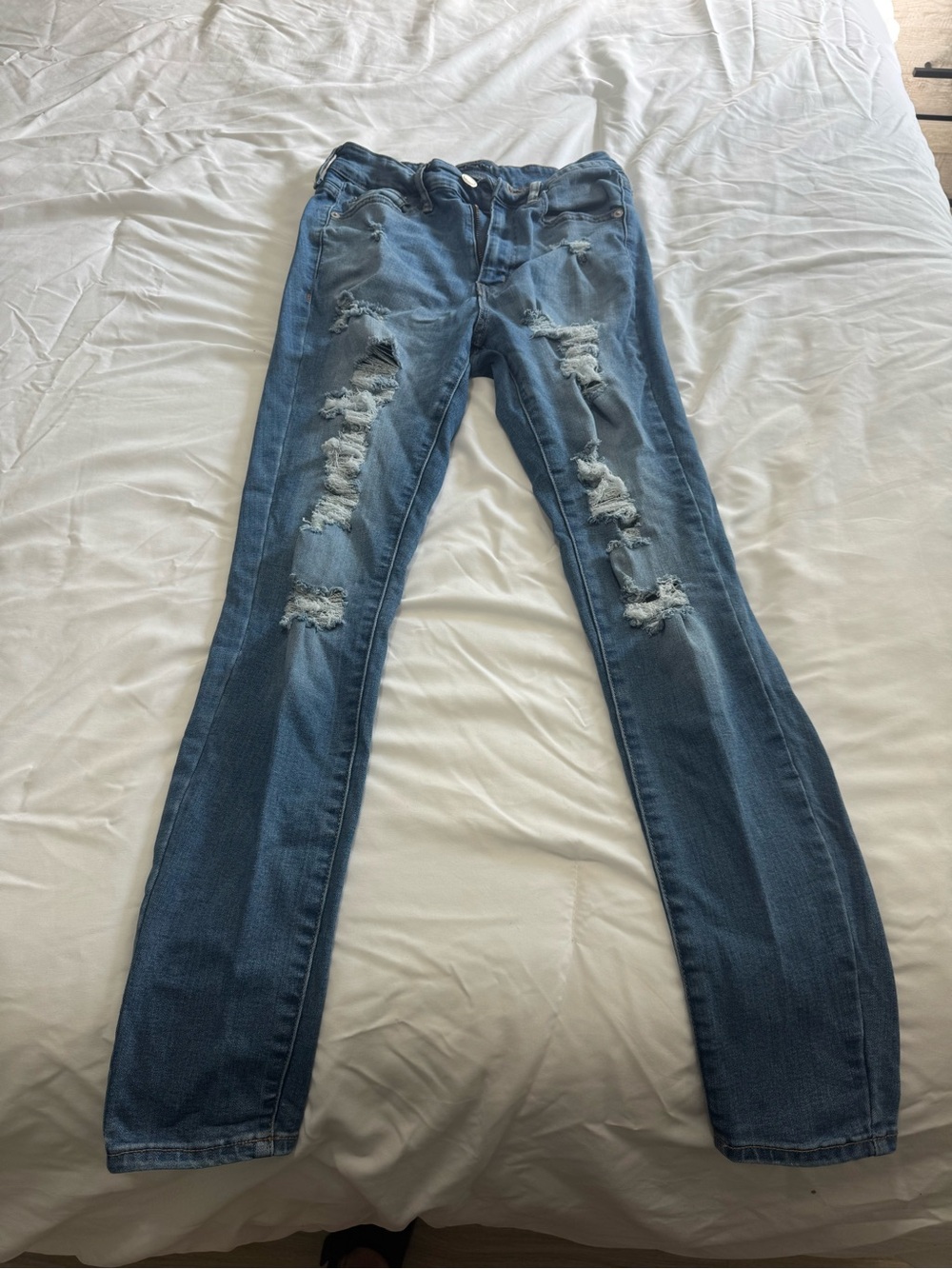 Aeropostale Distressed Blue Skinny Jeans with Ripped Detail
